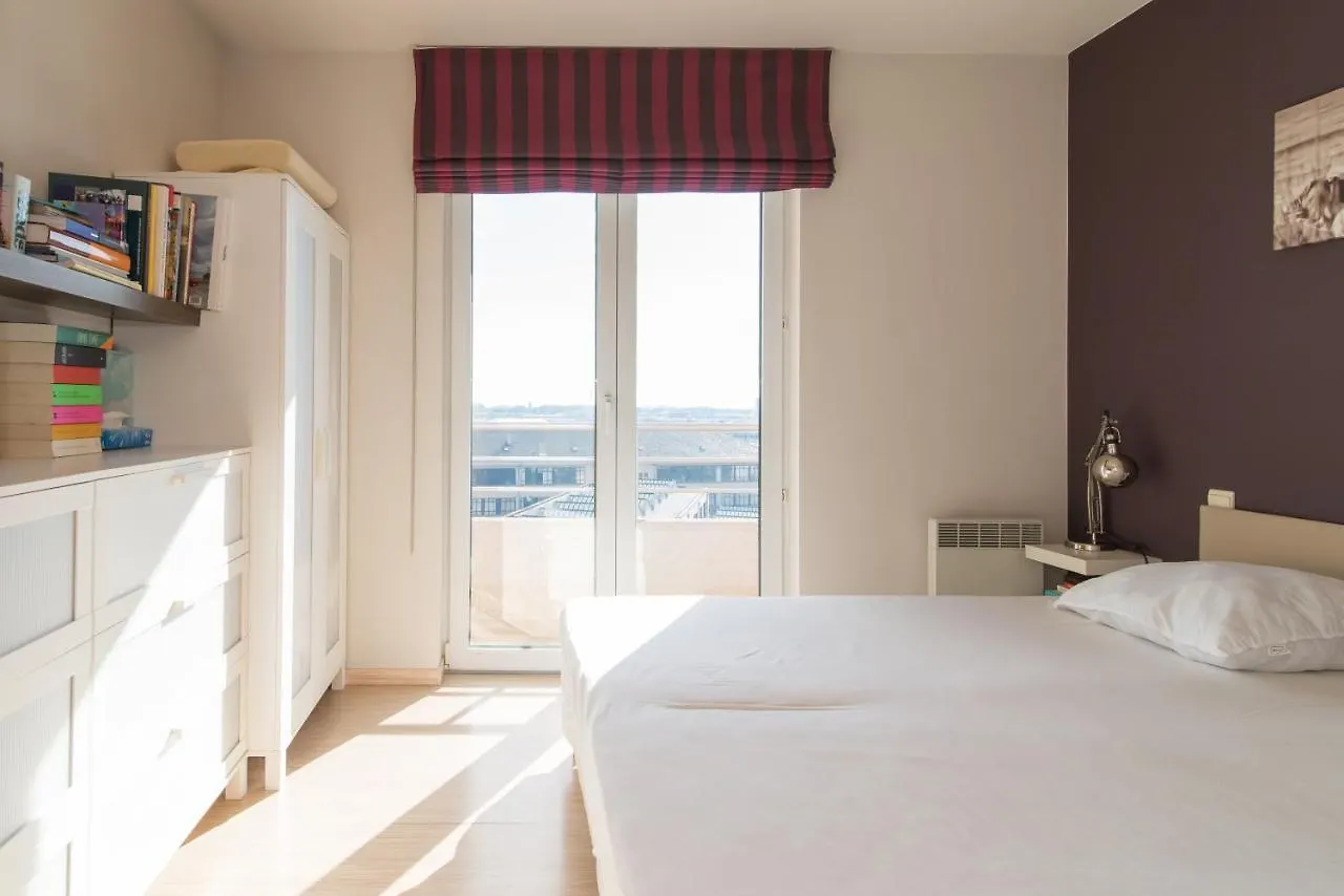 Zongericht Appartement Met Zicht Op De Jachthaven Ostend
